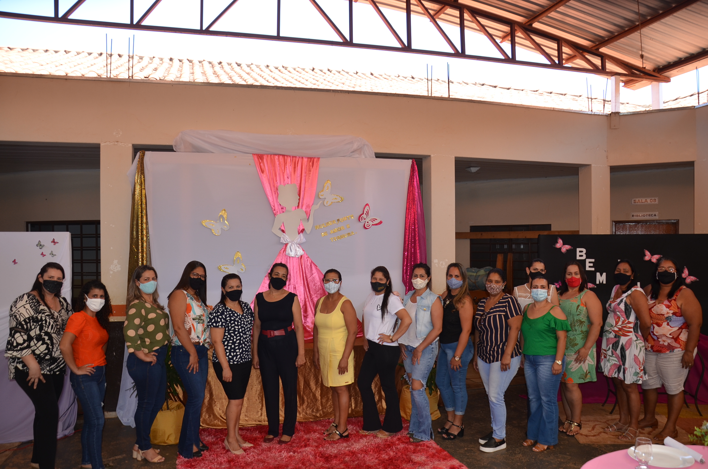 Escola Municipal Irene Linda Ziole Crivelli realiza homenagem ao dia Internacional da Mulher