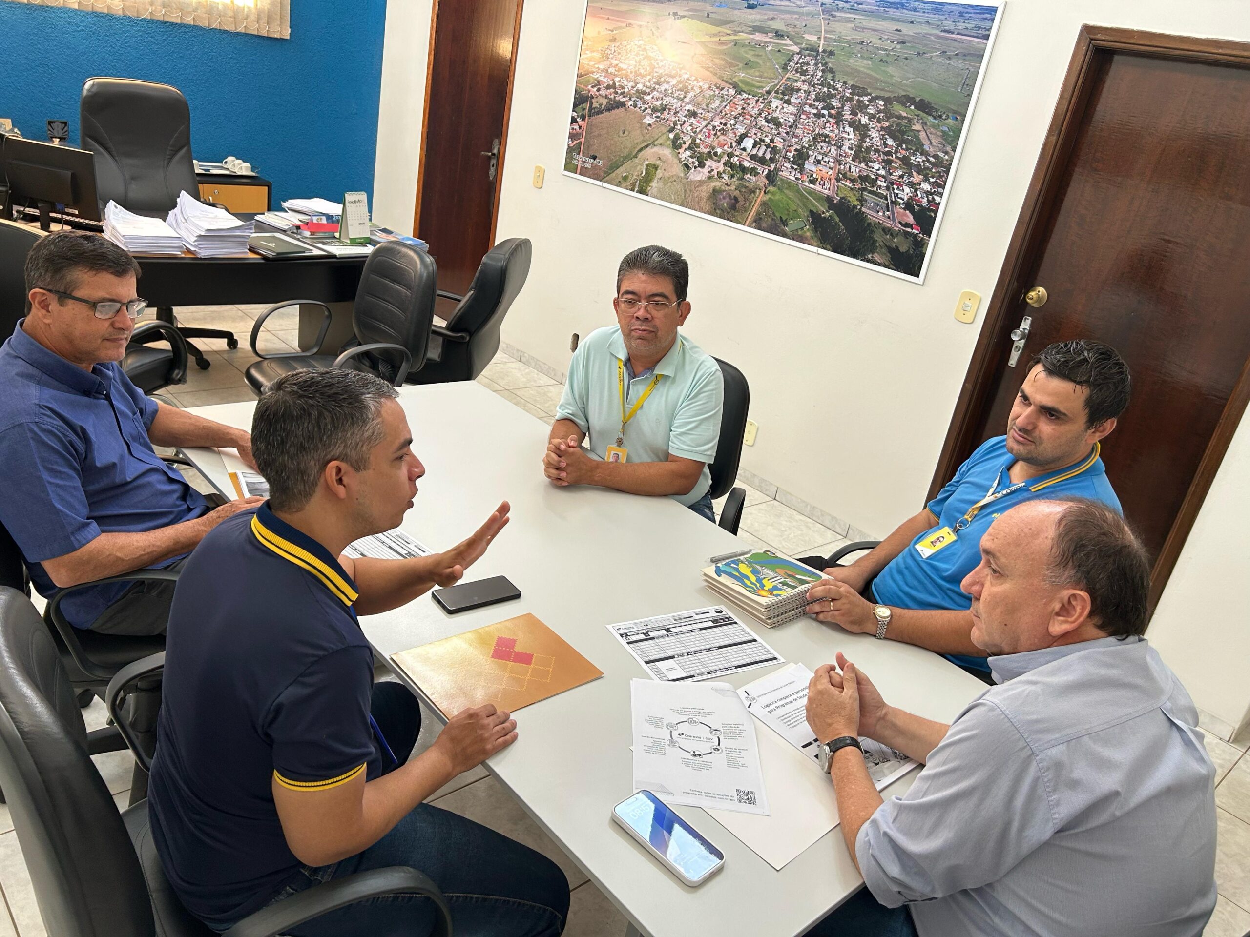 Secretário de administração Geral Fernando Pigari participa de importante reunião com equipe da Agência dos Correios