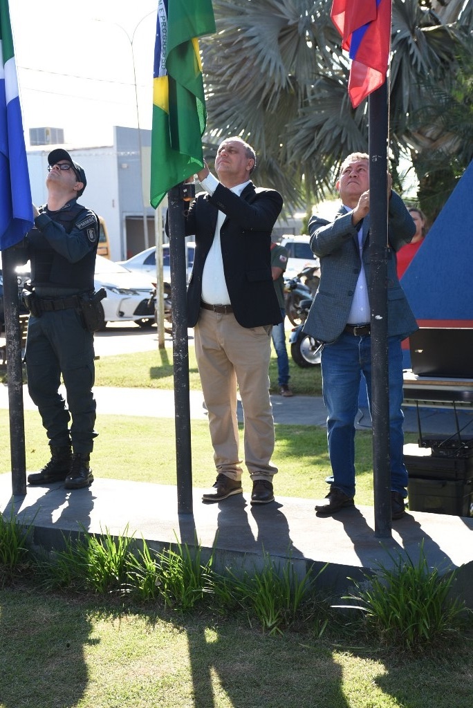 Ato Cívico é realizado em celebração ao aniversário de Taquarussu