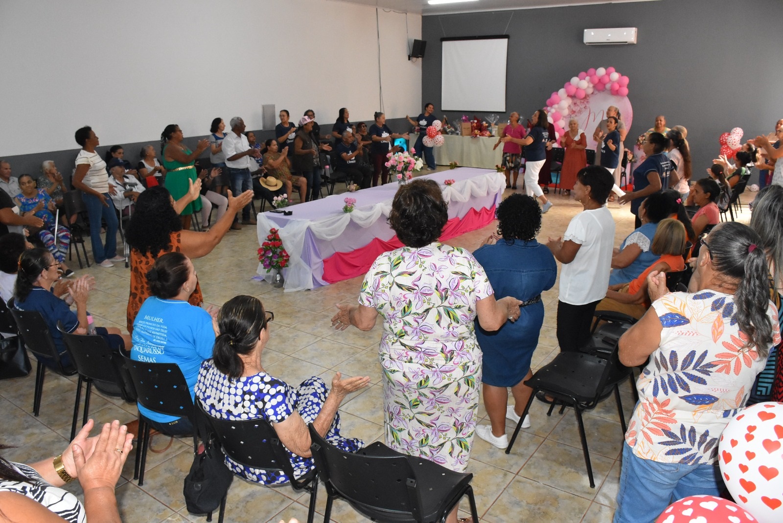 Mães do Projeto Conviver recebem homenagem