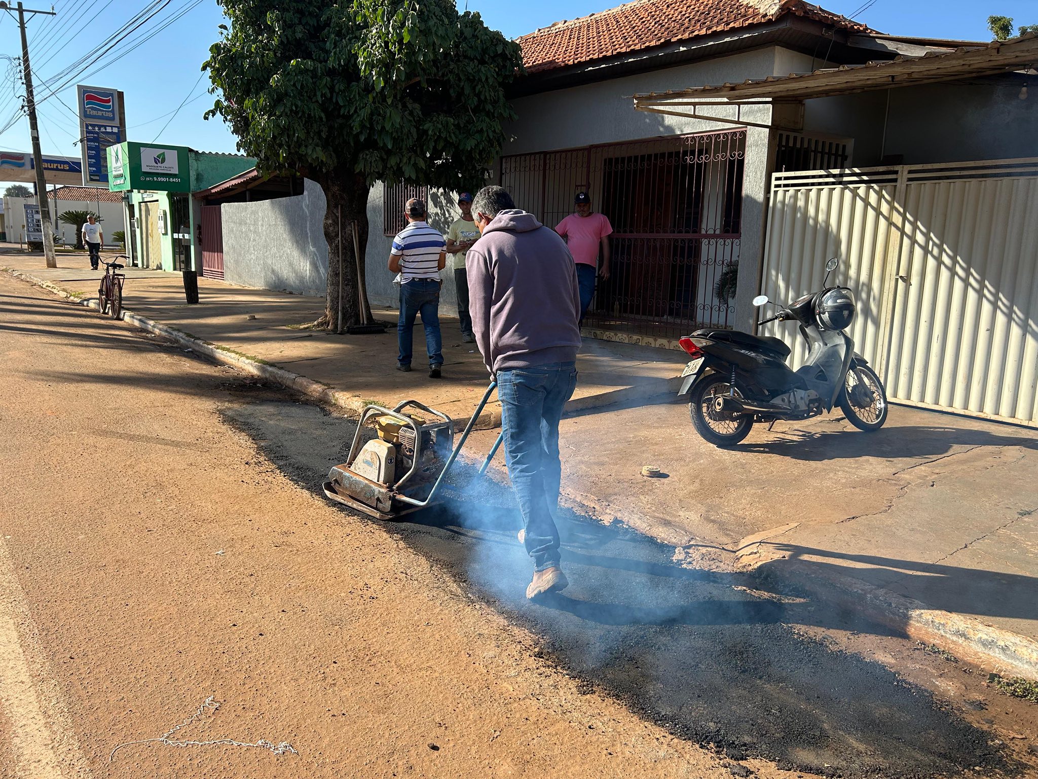Prefeitura realiza manutenção nas vias públicas